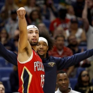  艾顿防守建功开拓者险胜鹈鹕保留季后赛希望