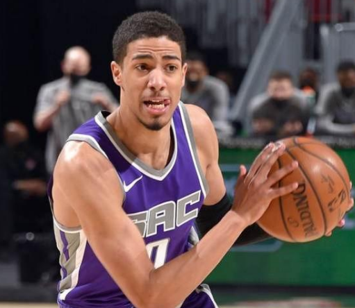  步行者哈利伯顿助攻数超保罗  