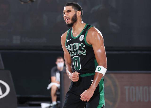  阿德巴约统治内线热火击败凯尔特人杰伦布朗空砍高分