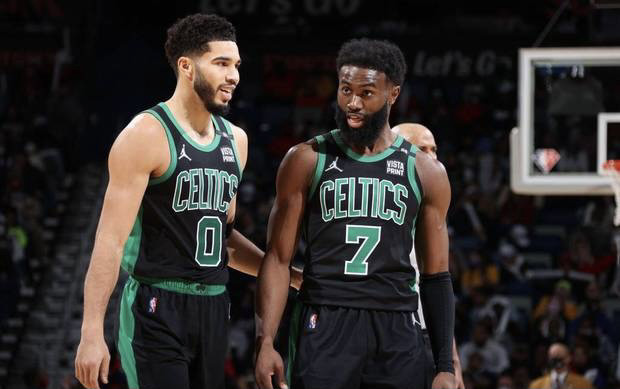  布朗双二十加数据绿军轻取黄蜂稳固东部第二