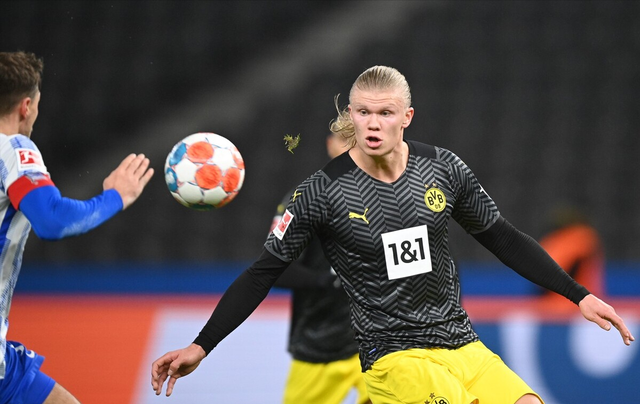  多特蒙德客场逆转取胜，缩小与榜首分差