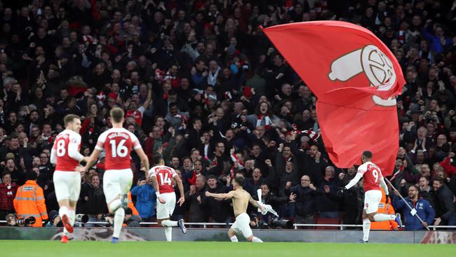  戈弗雷凌空抽射,埃弗顿主场绝杀阿森纳